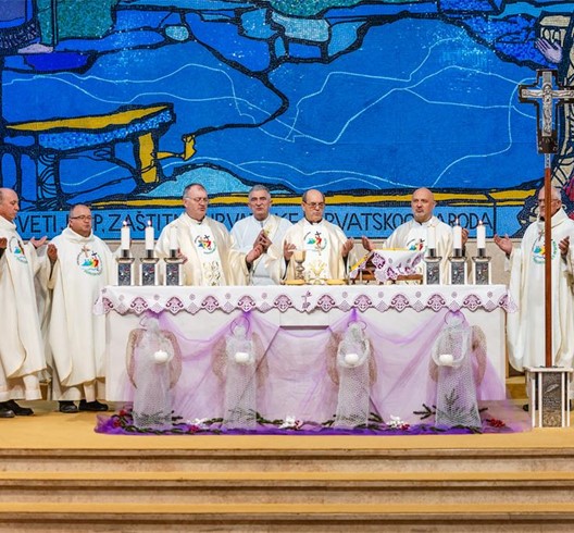 P. Mijo Nikić predvodio misno slavlje u sklopu Pučkih misija Karlovačkog dekanata 